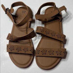 GAP Tan Floral Cut-Out Sandals size 4